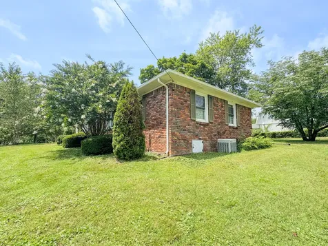 830 Royal Elm Circle Hartsville TN 37074