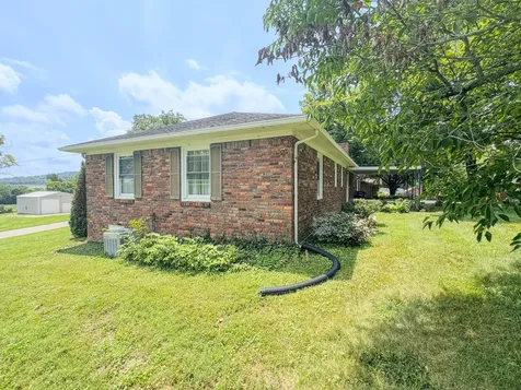 830 Royal Elm Circle Hartsville TN 37074