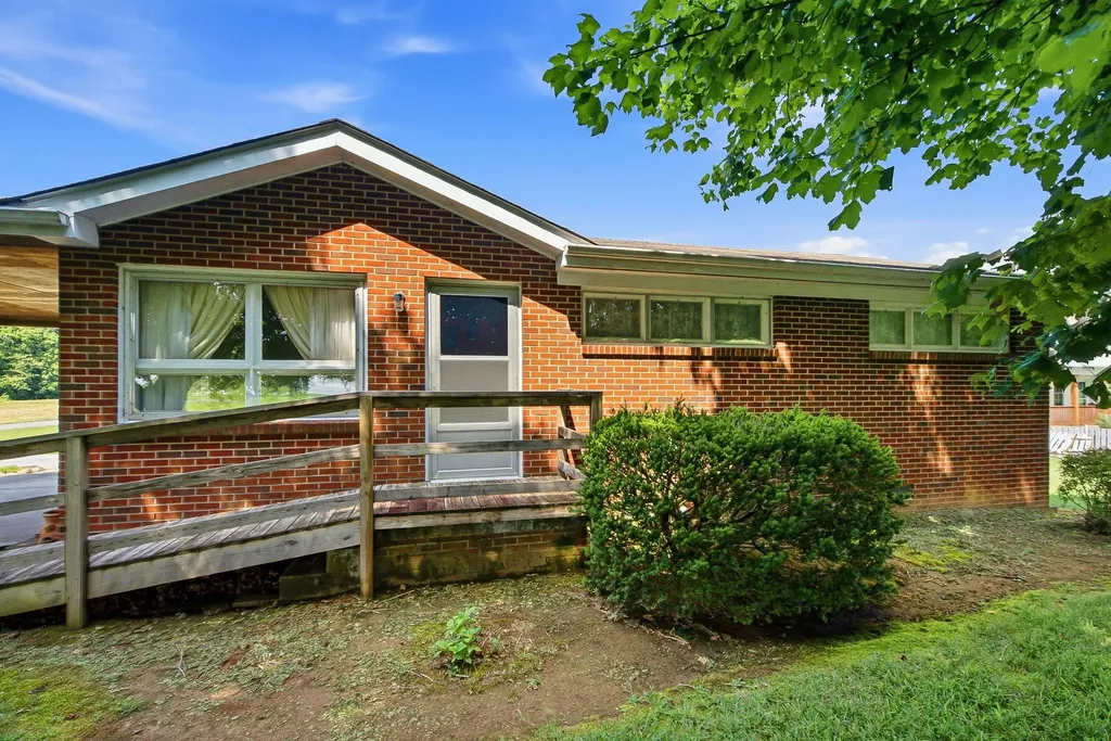 5204 Highway 161 Springfield TN 37172
