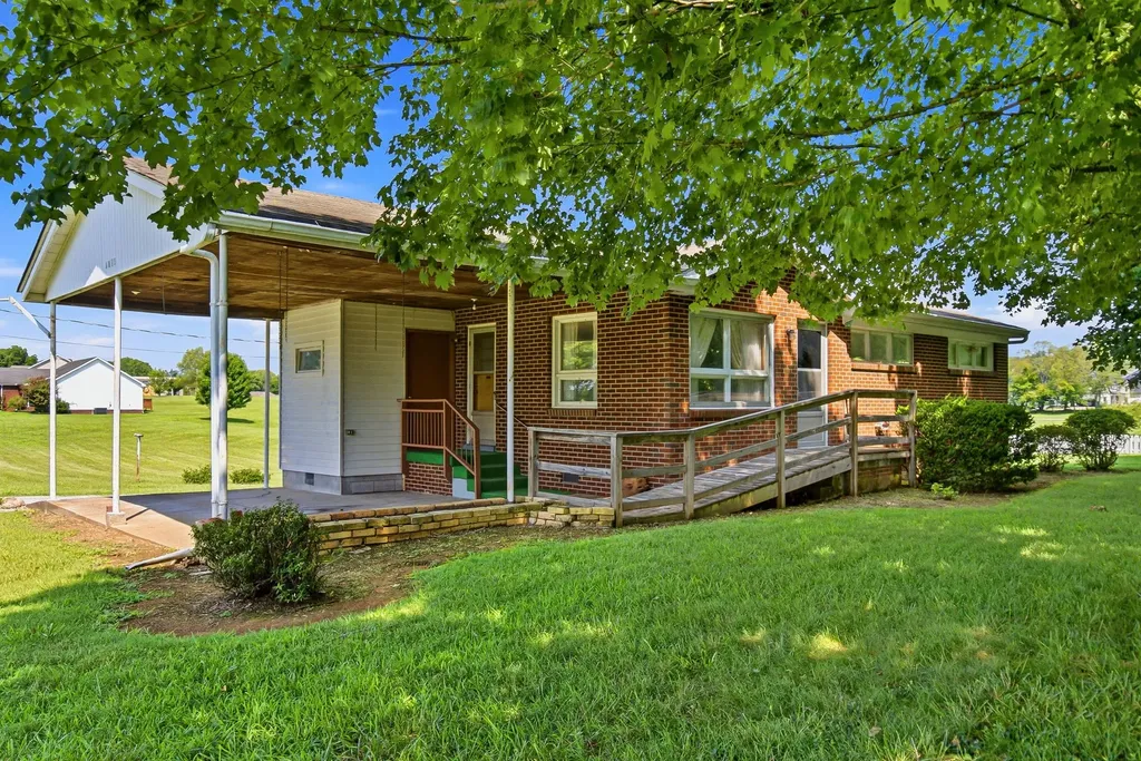 5204 Highway 161 Springfield TN 37172