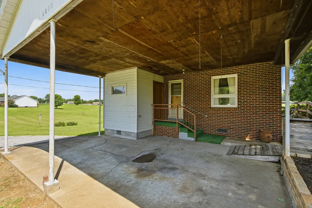 5204 Highway 161 Springfield TN 37172
