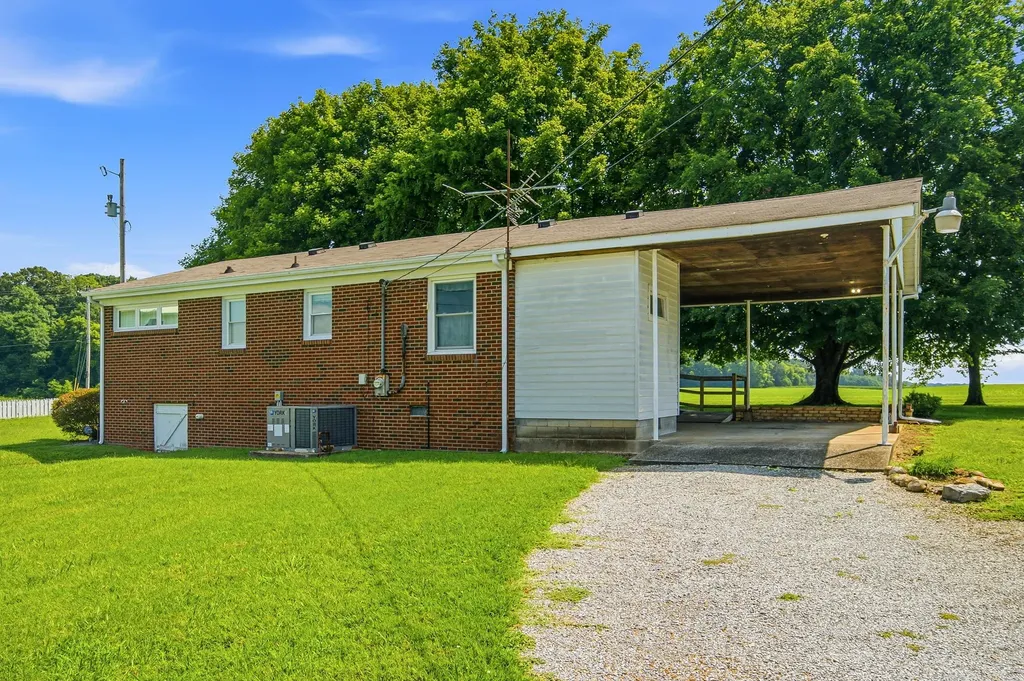 5204 Highway 161 Springfield TN 37172