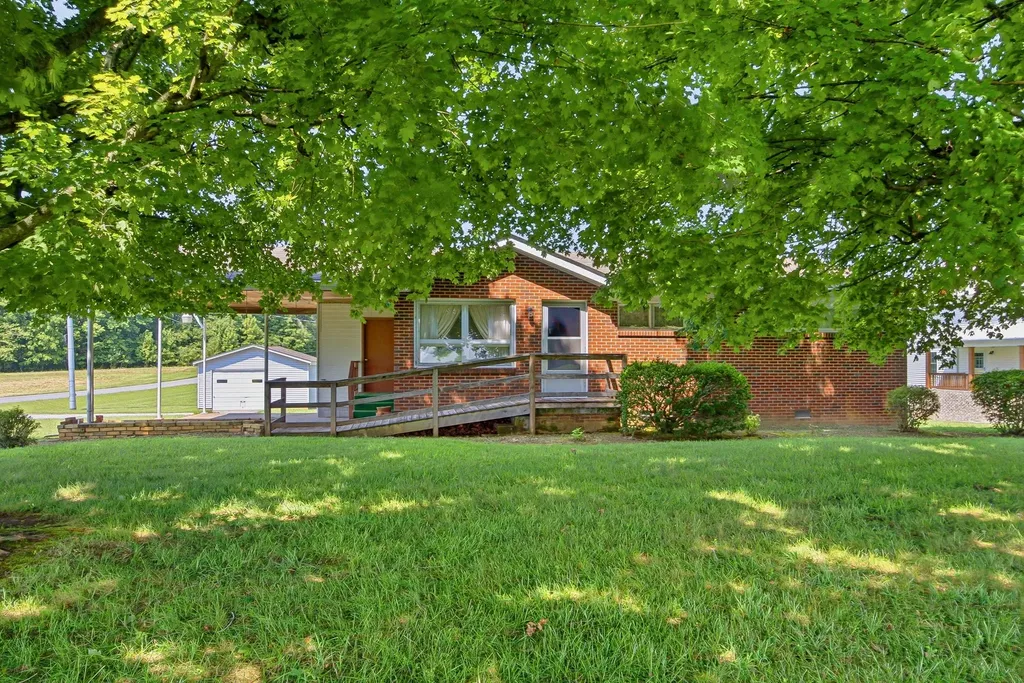 5204 Highway 161 Springfield TN 37172