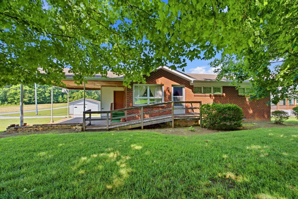 5204 Highway 161 Springfield TN 37172