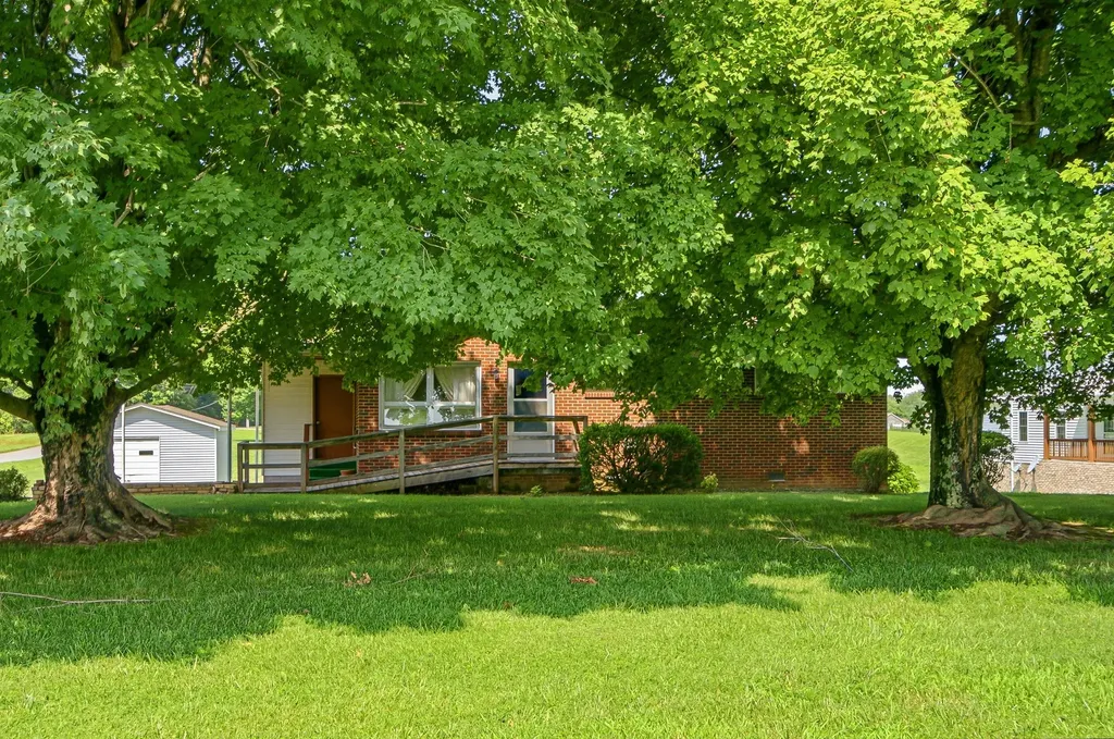 5204 Highway 161 Springfield TN 37172