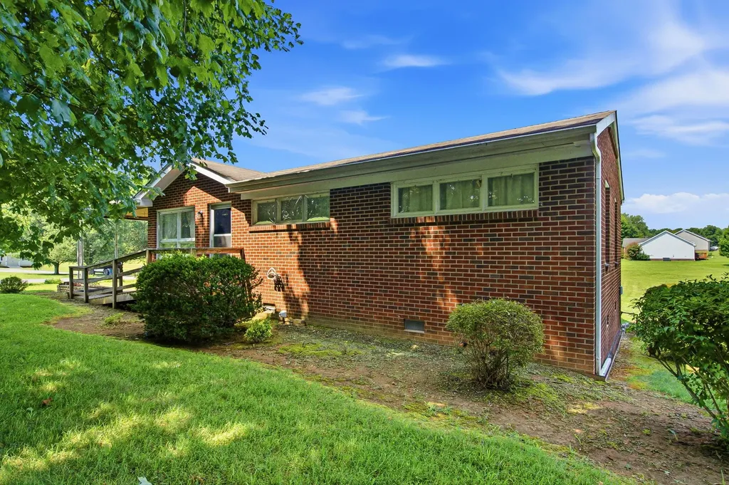 5204 Highway 161 Springfield TN 37172