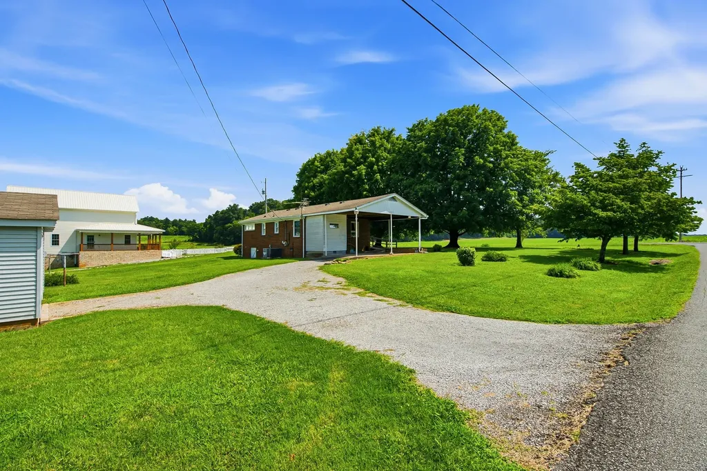 5204 Highway 161 Springfield TN 37172
