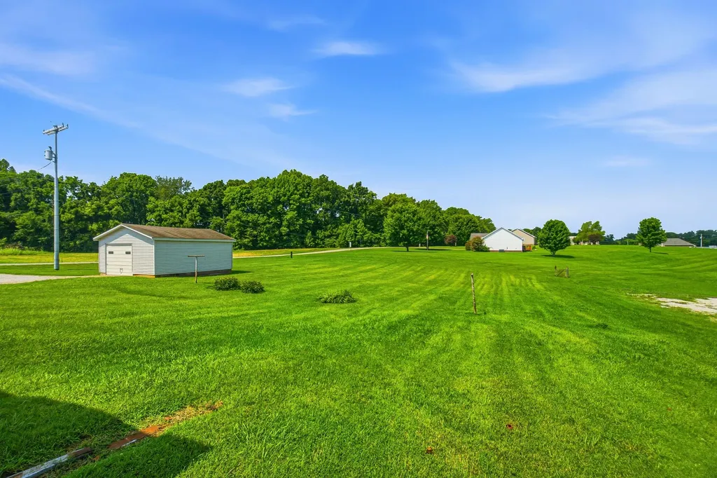 5204 Highway 161 Springfield TN 37172