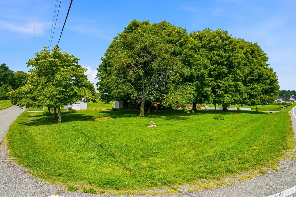 5204 Highway 161 Springfield TN 37172