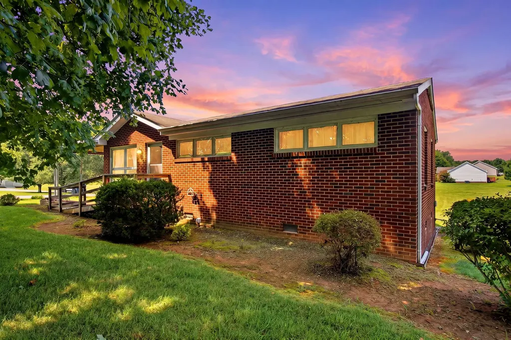 5204 Highway 161 Springfield TN 37172