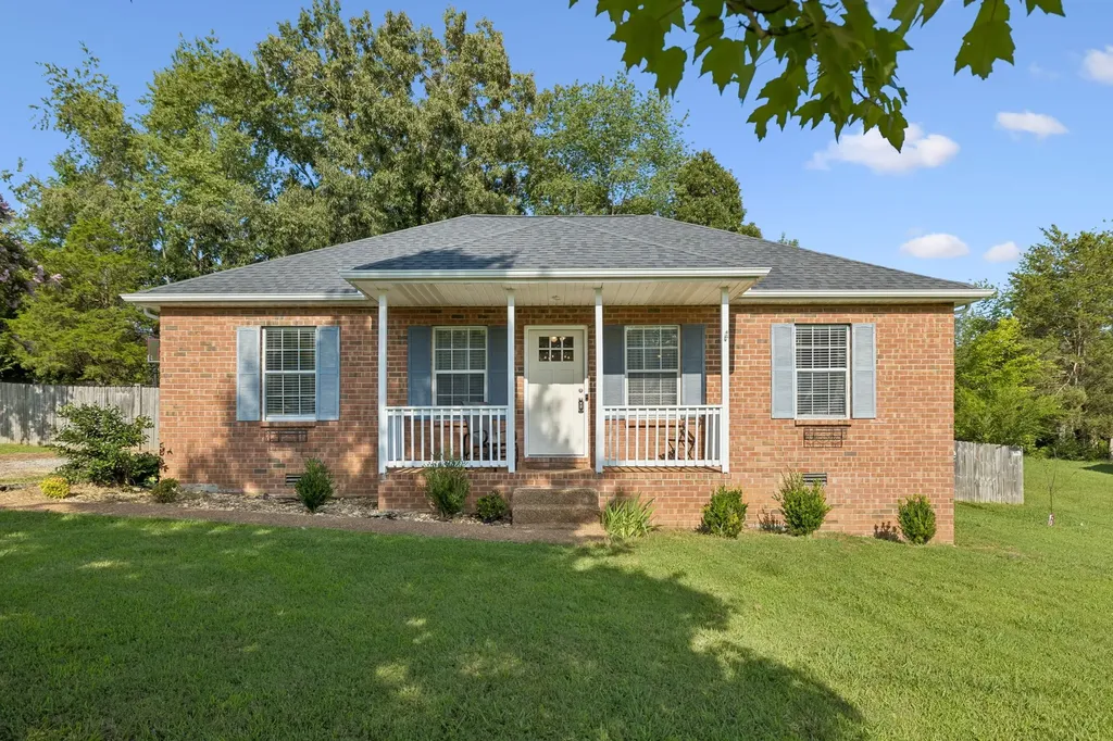 115 Robert Avenue White House TN 37188