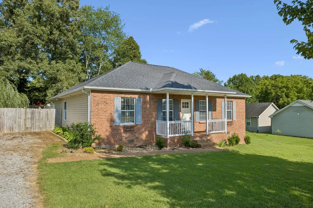 115 Robert Avenue White House TN 37188