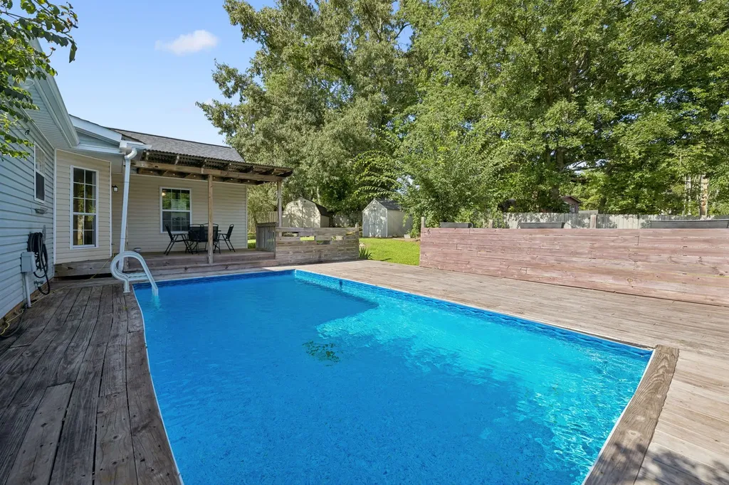 115 Robert Avenue White House TN 37188