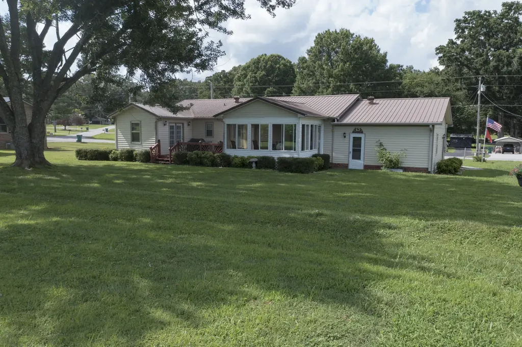 266 Woods Edge Road Winchester TN 37398