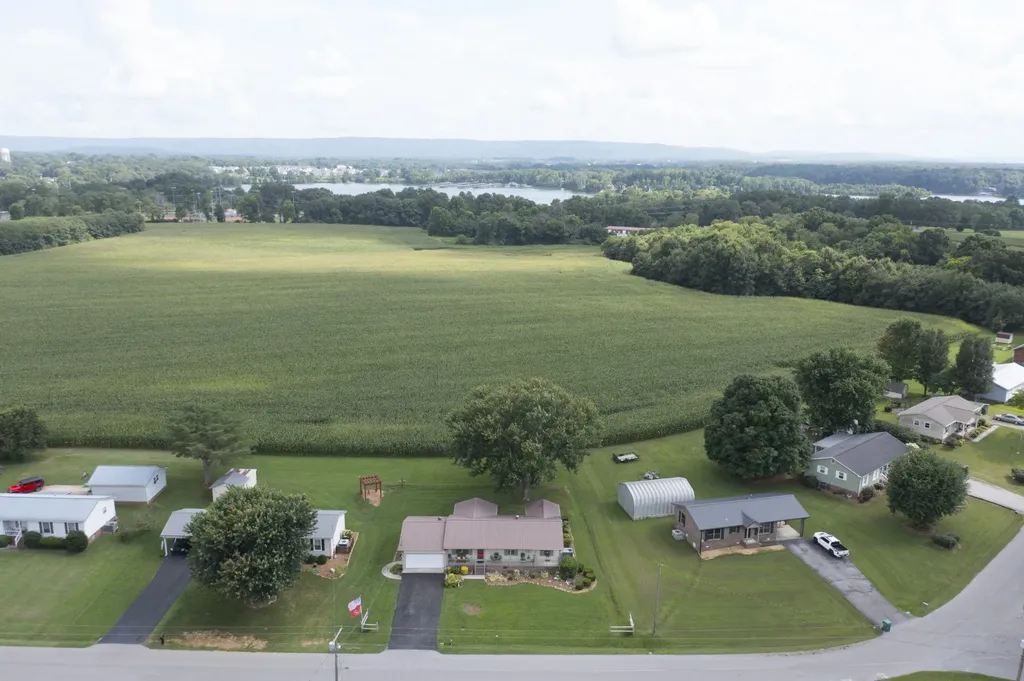266 Woods Edge Road Winchester TN 37398