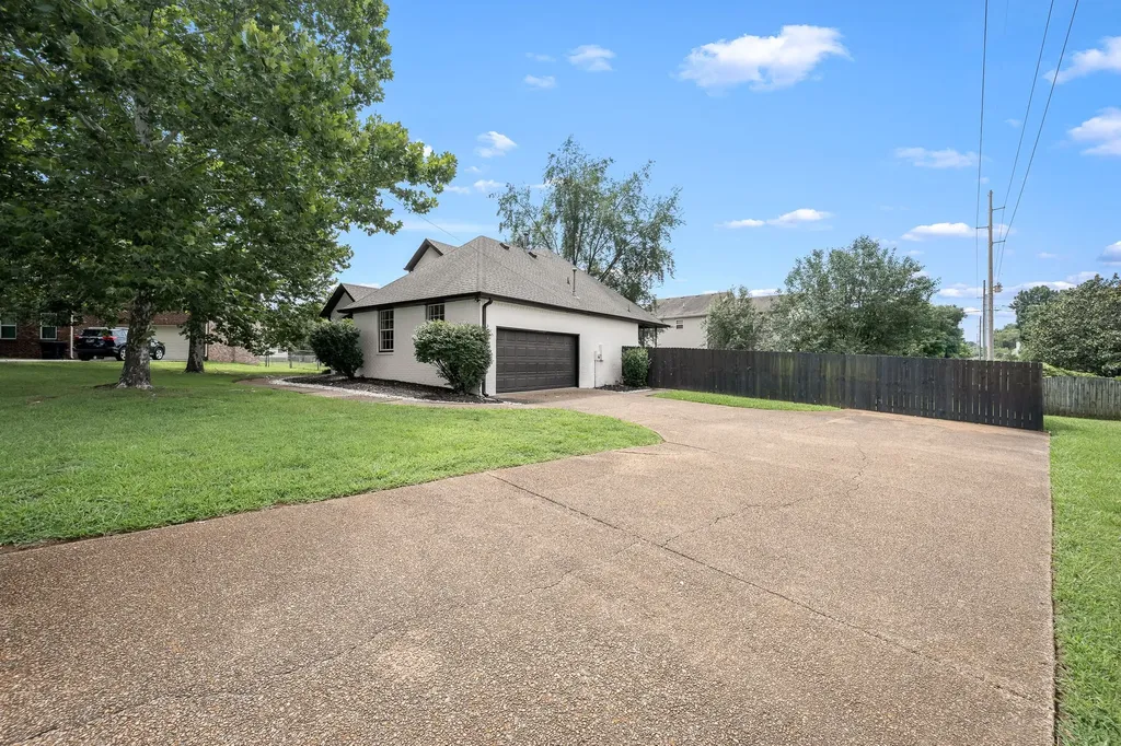907 Harpeth River Court Murfreesboro TN 37129
