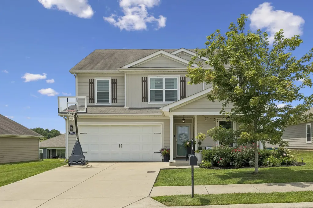 2704 Swarm Court Columbia TN 38401