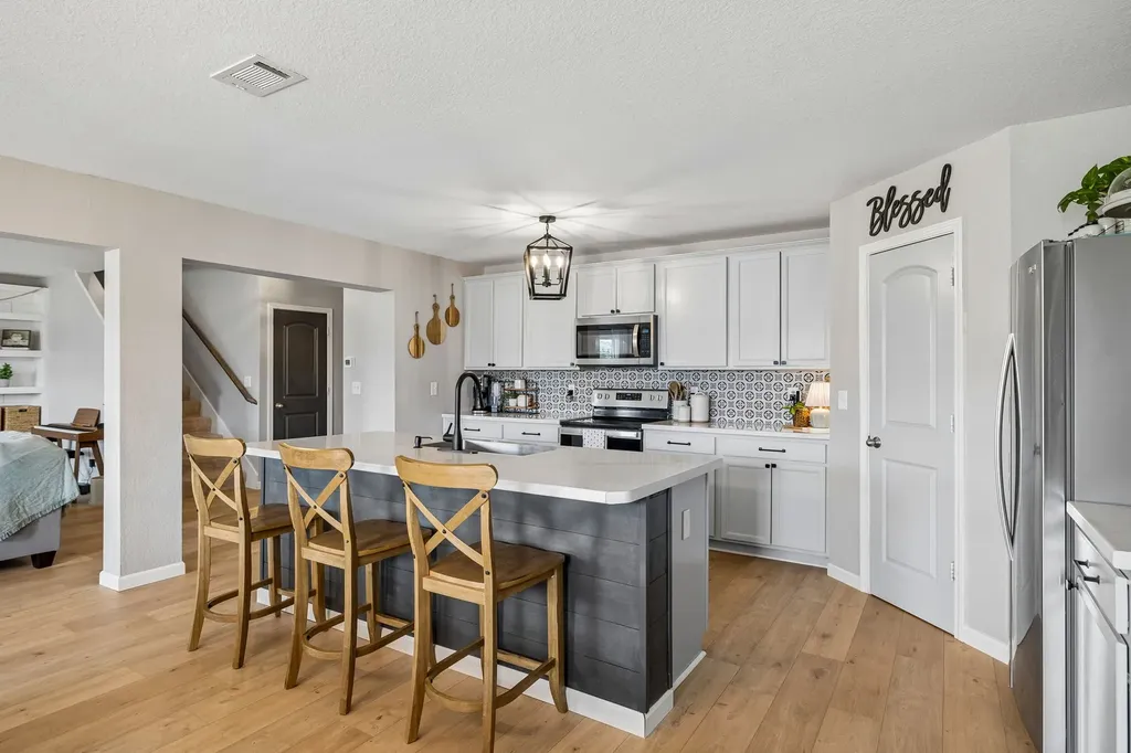 2704 Swarm Court Columbia TN 38401