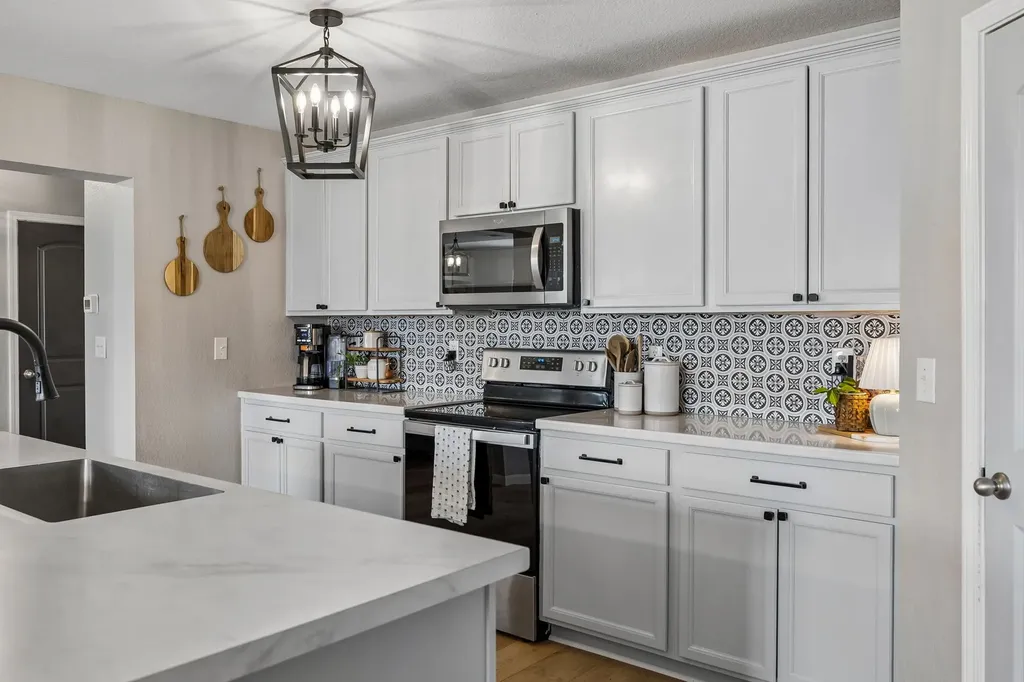 2704 Swarm Court Columbia TN 38401