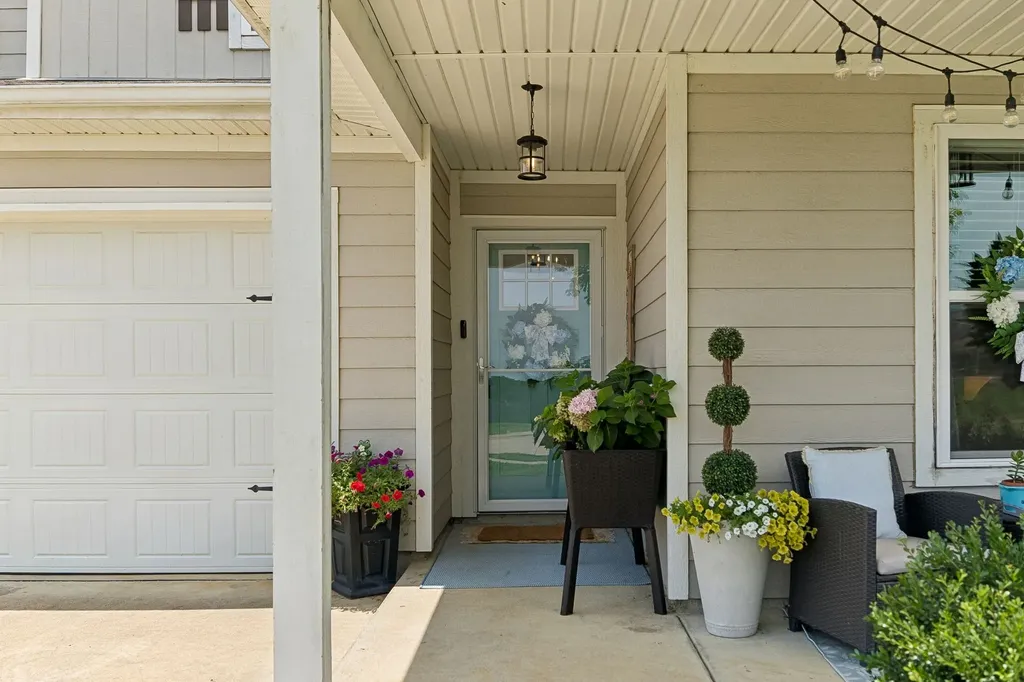 2704 Swarm Court Columbia TN 38401