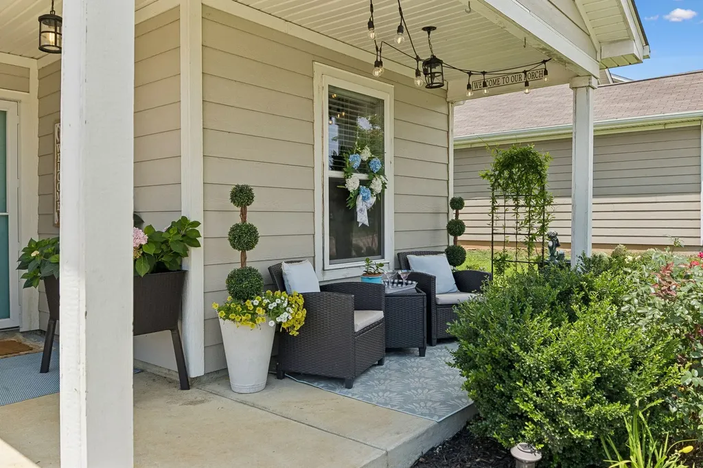 2704 Swarm Court Columbia TN 38401