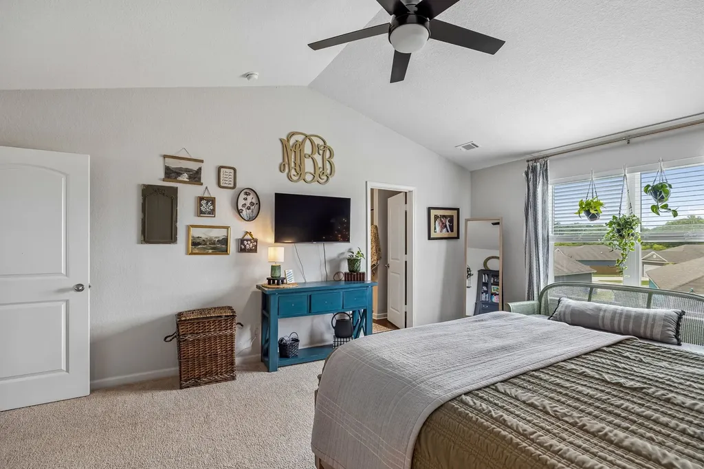 2704 Swarm Court Columbia TN 38401
