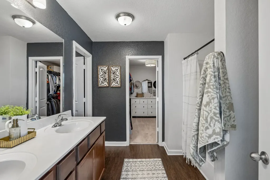 2704 Swarm Court Columbia TN 38401