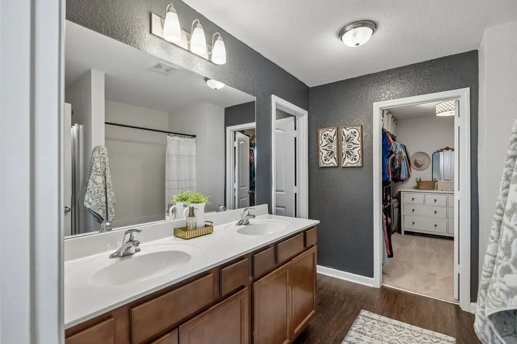 2704 Swarm Court Columbia TN 38401