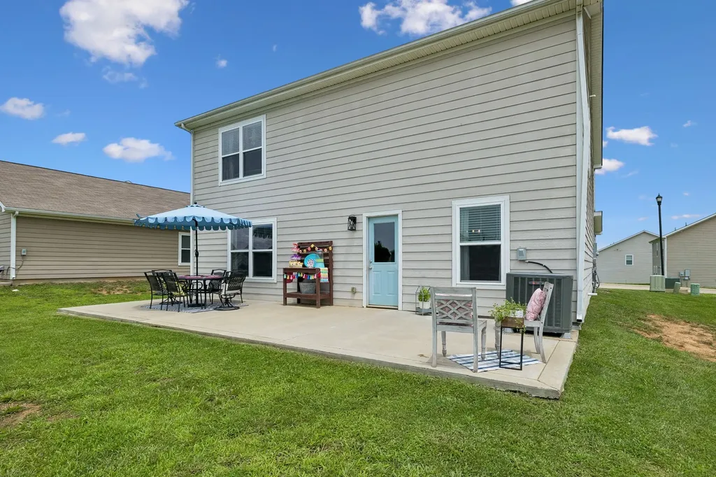 2704 Swarm Court Columbia TN 38401