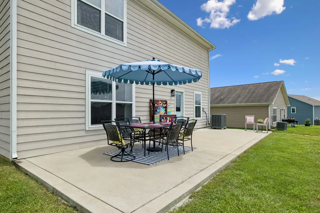 2704 Swarm Court Columbia TN 38401