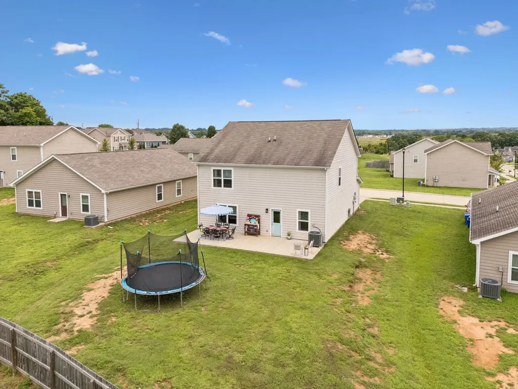 2704 Swarm Court Columbia TN 38401