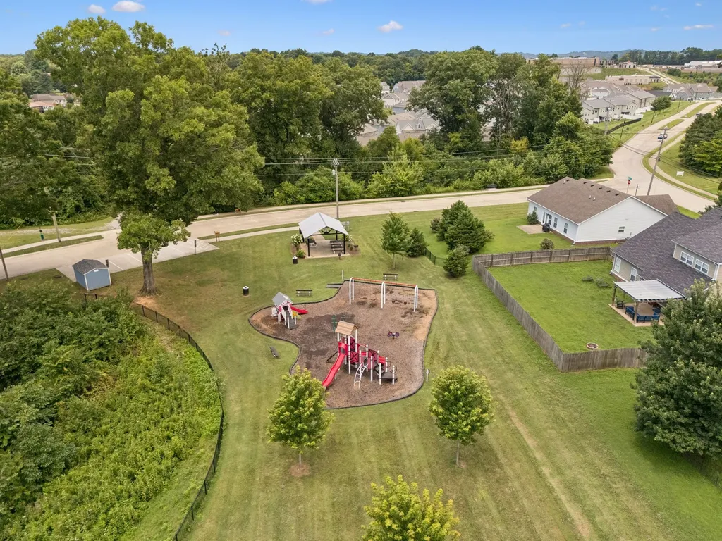2704 Swarm Court Columbia TN 38401