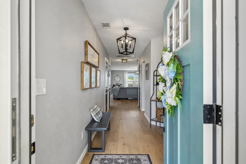 2704 Swarm Court Columbia TN 38401