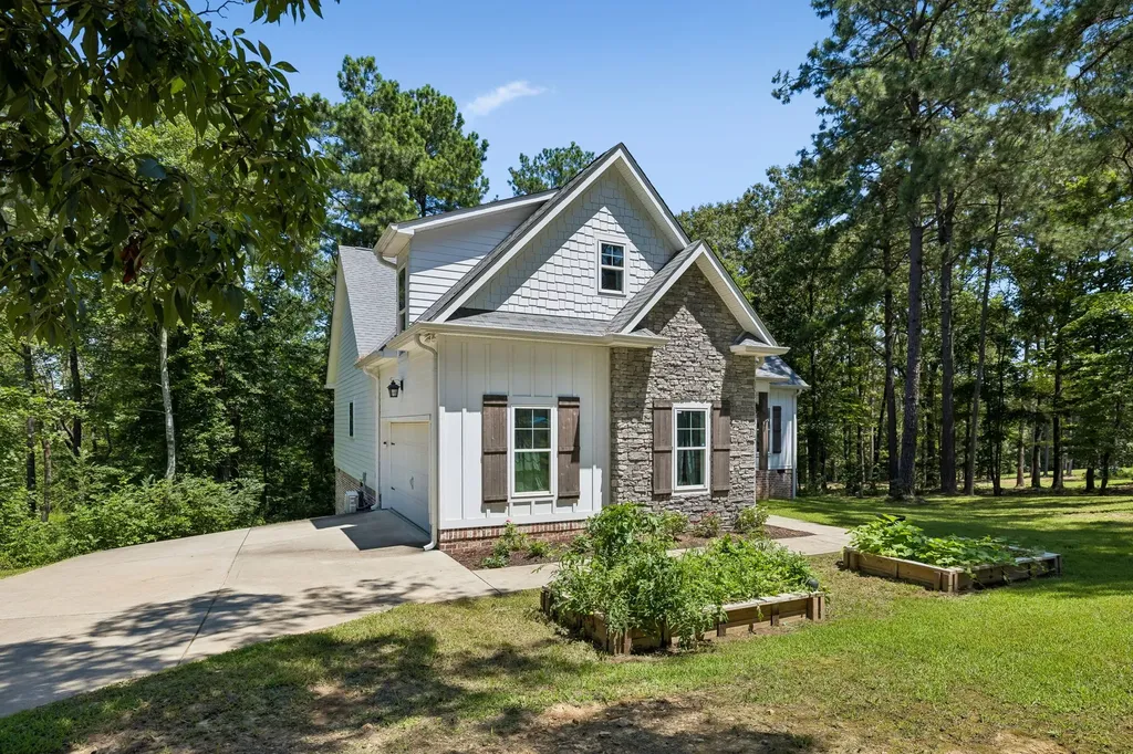 1151 Harmon Springs Road Dickson TN 37055