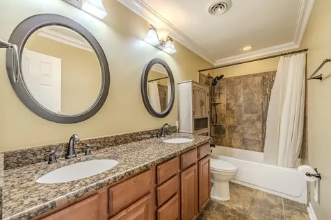 201 Beechview Drive Clifton TN 38425
