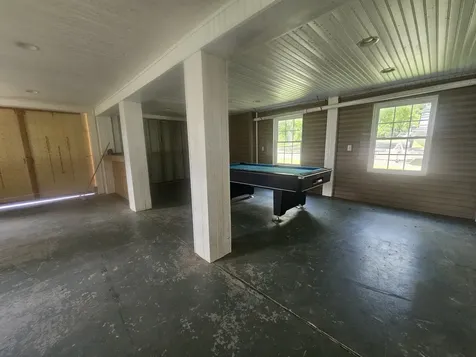 201 Beechview Drive Clifton TN 38425