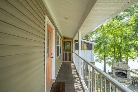 201 Beechview Drive Clifton TN 38425