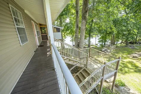 201 Beechview Drive Clifton TN 38425
