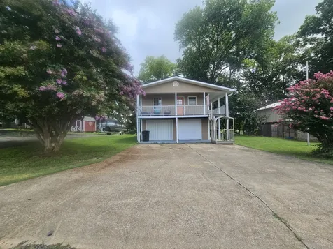 201 Beechview Drive Clifton TN 38425
