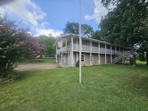 201 Beechview Drive Clifton TN 38425