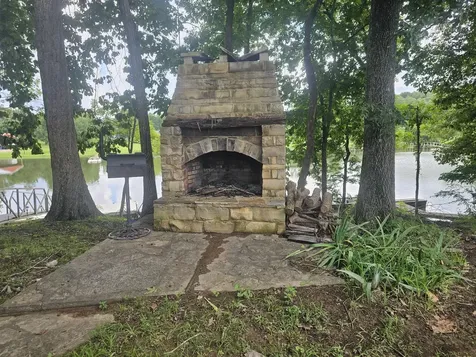 201 Beechview Drive Clifton TN 38425