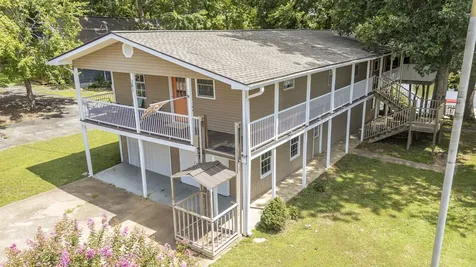 201 Beechview Drive Clifton TN 38425