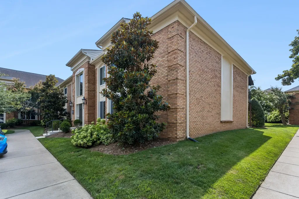4487 Post Place Nashville TN 37205