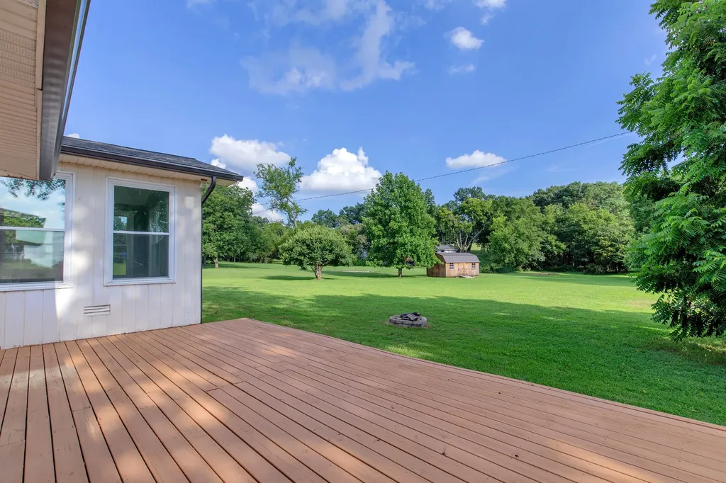 557 Peach Valley Road Gallatin TN 37066
