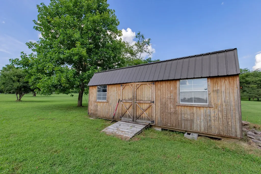 557 Peach Valley Road Gallatin TN 37066