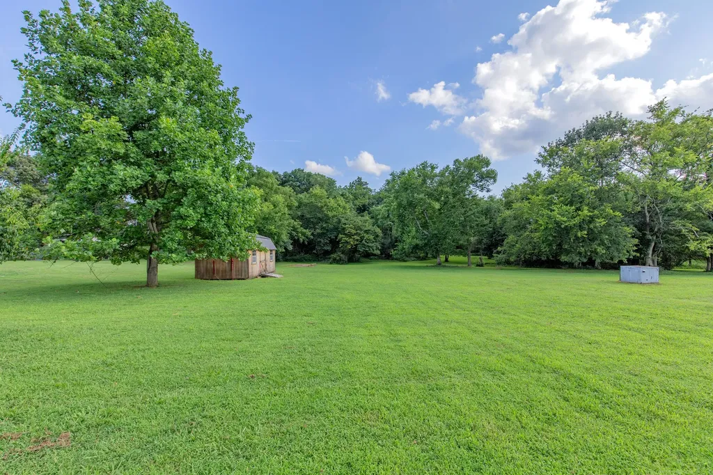 557 Peach Valley Road Gallatin TN 37066
