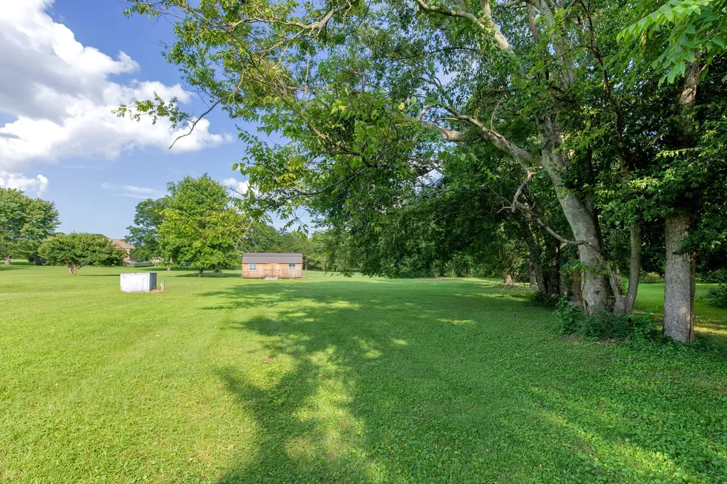 557 Peach Valley Road Gallatin TN 37066