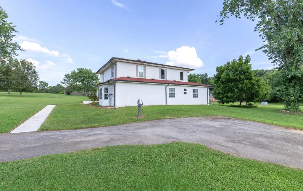 557 Peach Valley Road Gallatin TN 37066