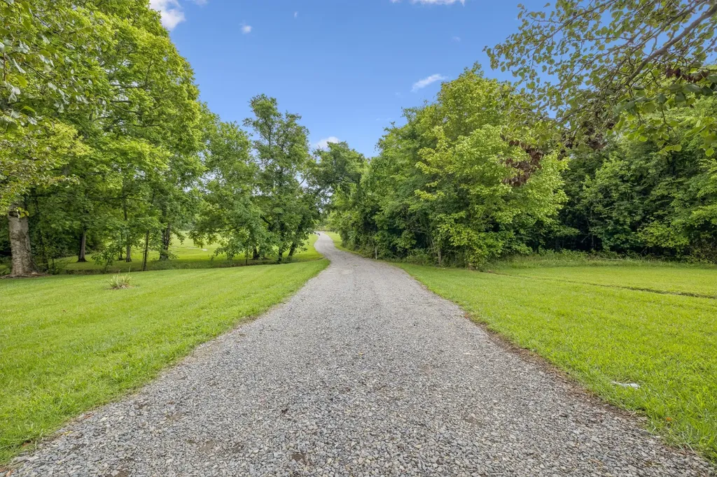 1944 Cainsville Road Lebanon TN 37090