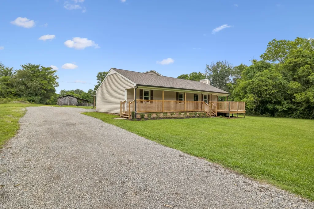 1944 Cainsville Road Lebanon TN 37090